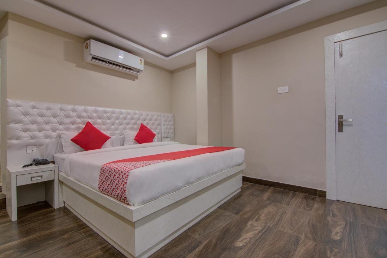 Hotel Oyo 12736 Skylawn à Jamshedpur Extérieur photo