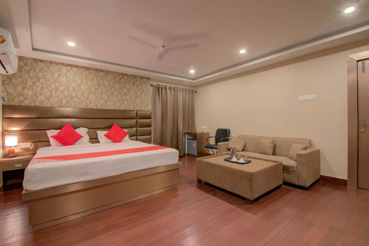 Hotel Oyo 12736 Skylawn à Jamshedpur Extérieur photo